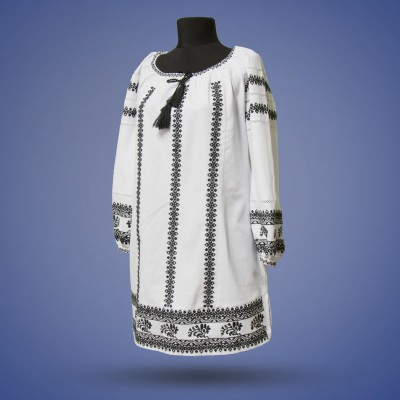 Embroidered tunic "Classy and Beautiful"
